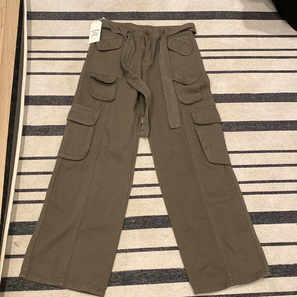Woman street wear cargo pants